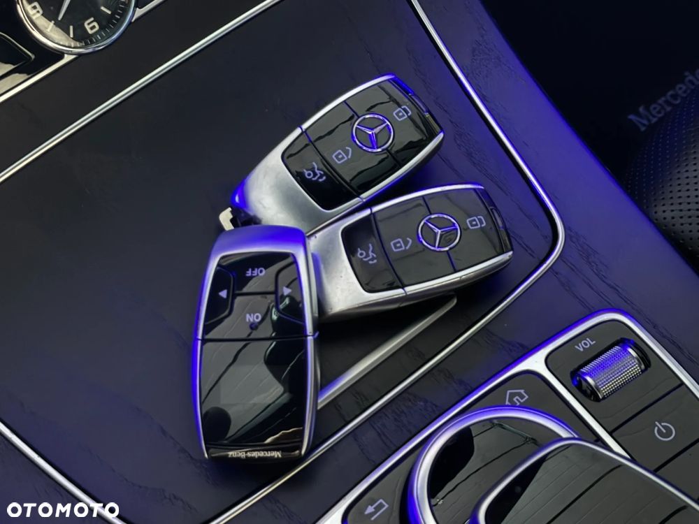Mercedes-Benz Klasa E 220 d 9G-TRONIC - 40