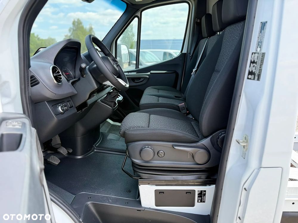 Mercedes-Benz Sprinter - 10