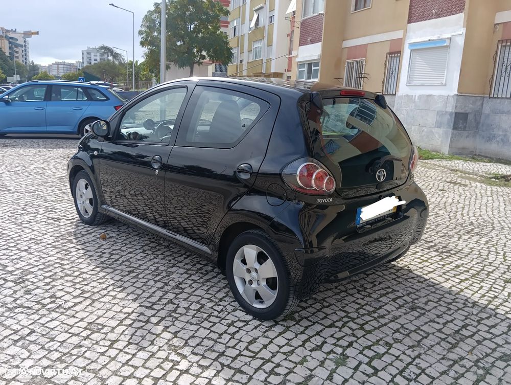 Toyota Aygo 1.0 Plus+VSC - 12