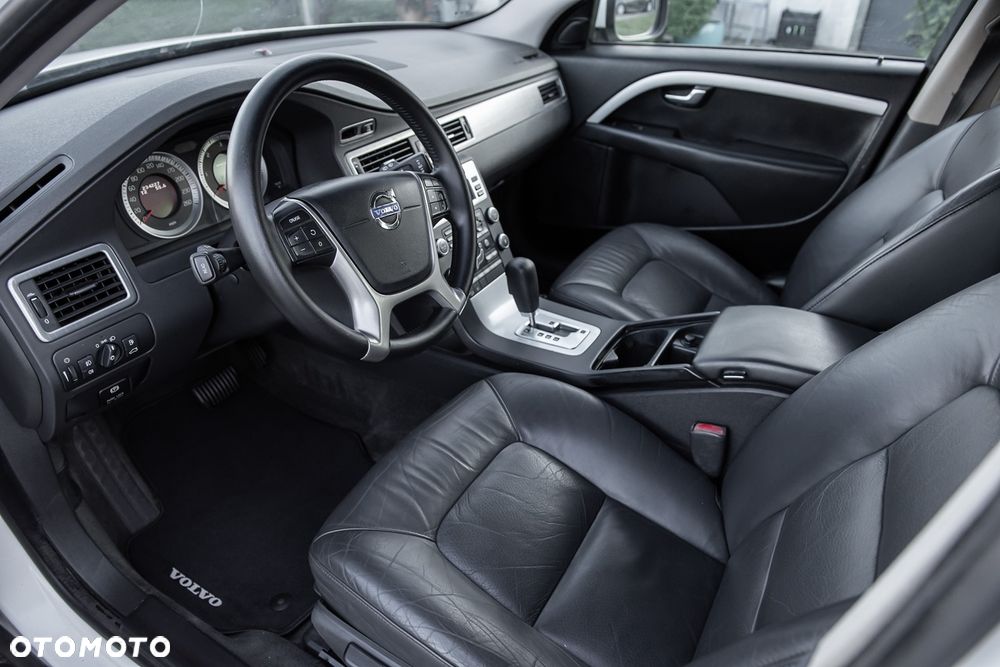 Volvo XC 70 D5 AWD Kinetic - 17