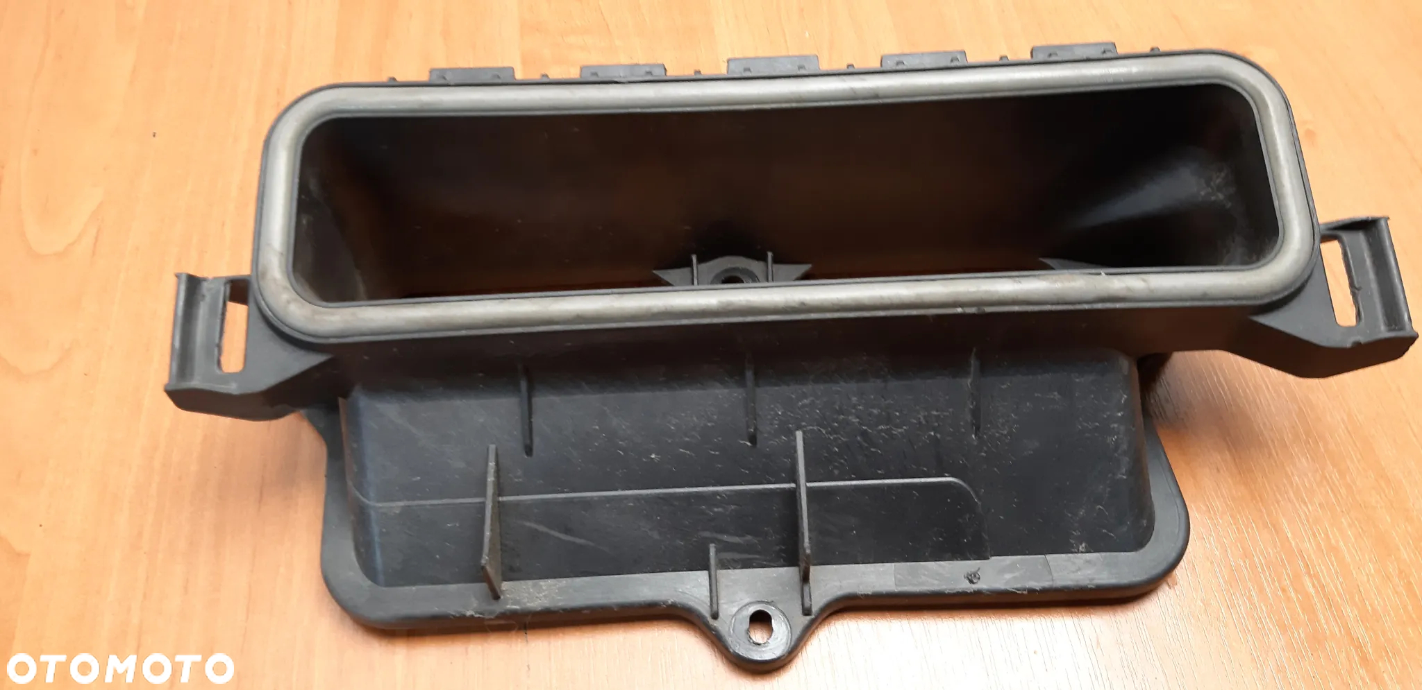 Osłona wlot powietrza A2138308603 Mercedes W213 Kombi 2018r. 2.0d - 3