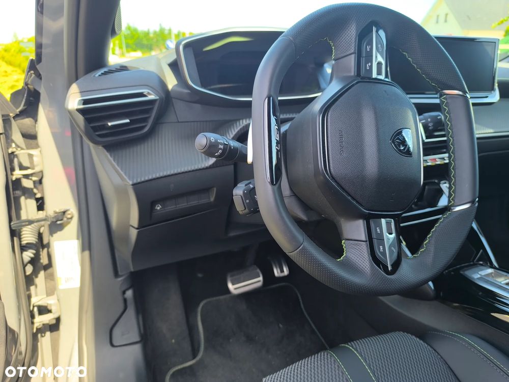 Peugeot 2008 Hybrid 136 e-DSC GT - 5