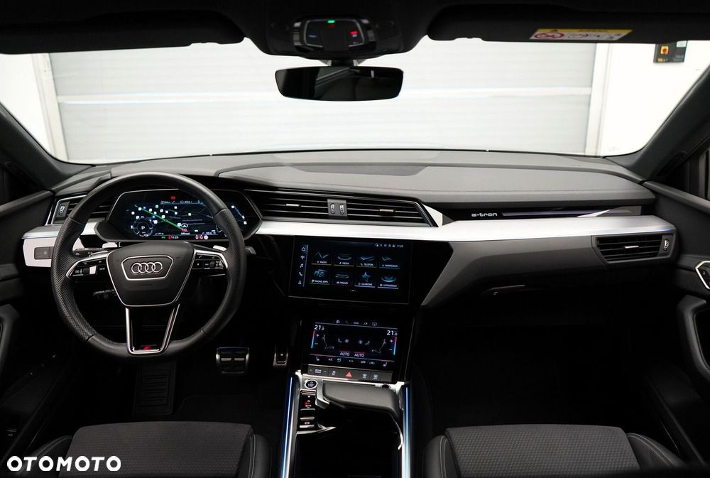 Audi Q8 Sportback e-tron - 21