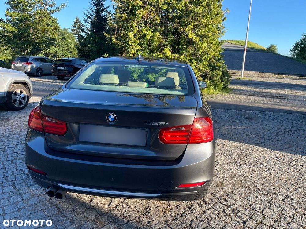 BMW Seria 3 328i - 6