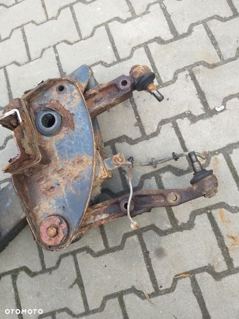 Iveco Daily 3 65c 2.8HPI Wahacze przód kołyska komplet - 3