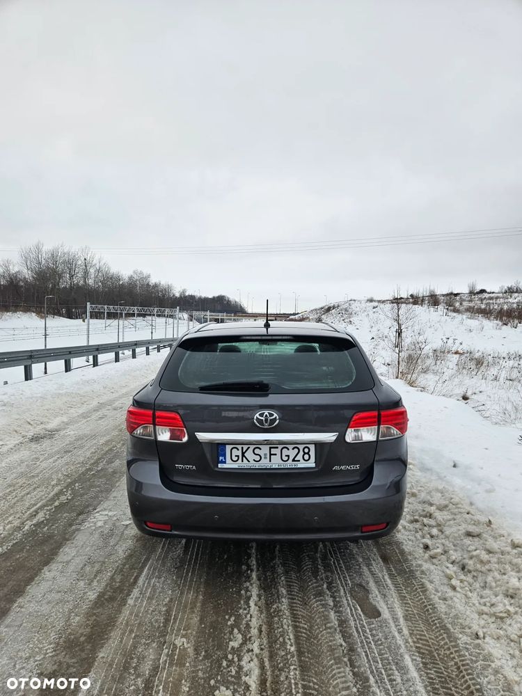 Toyota Avensis 1.8 Active - 6