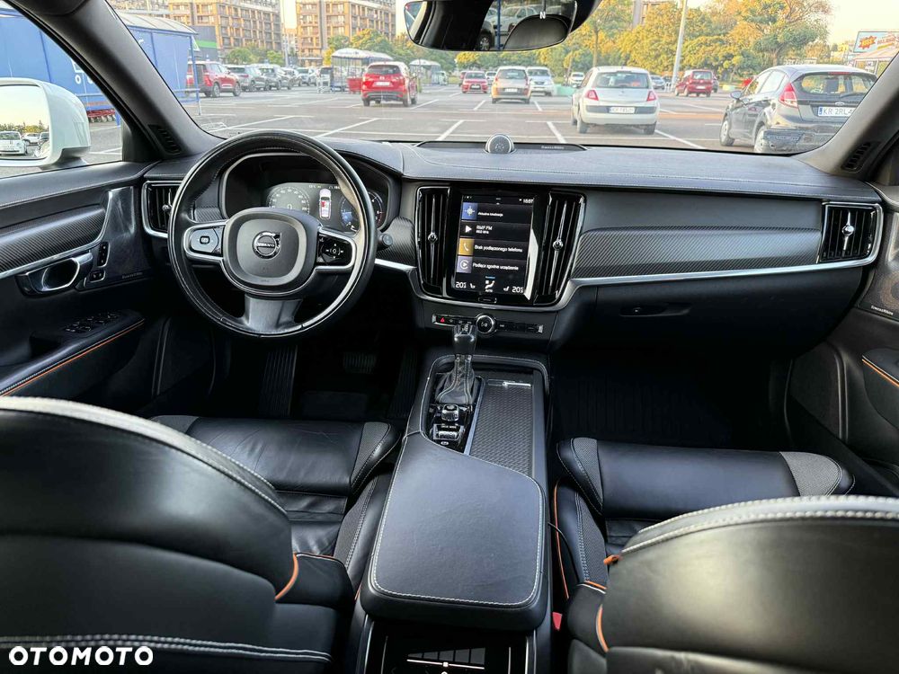 Volvo V90 Cross Country - 10