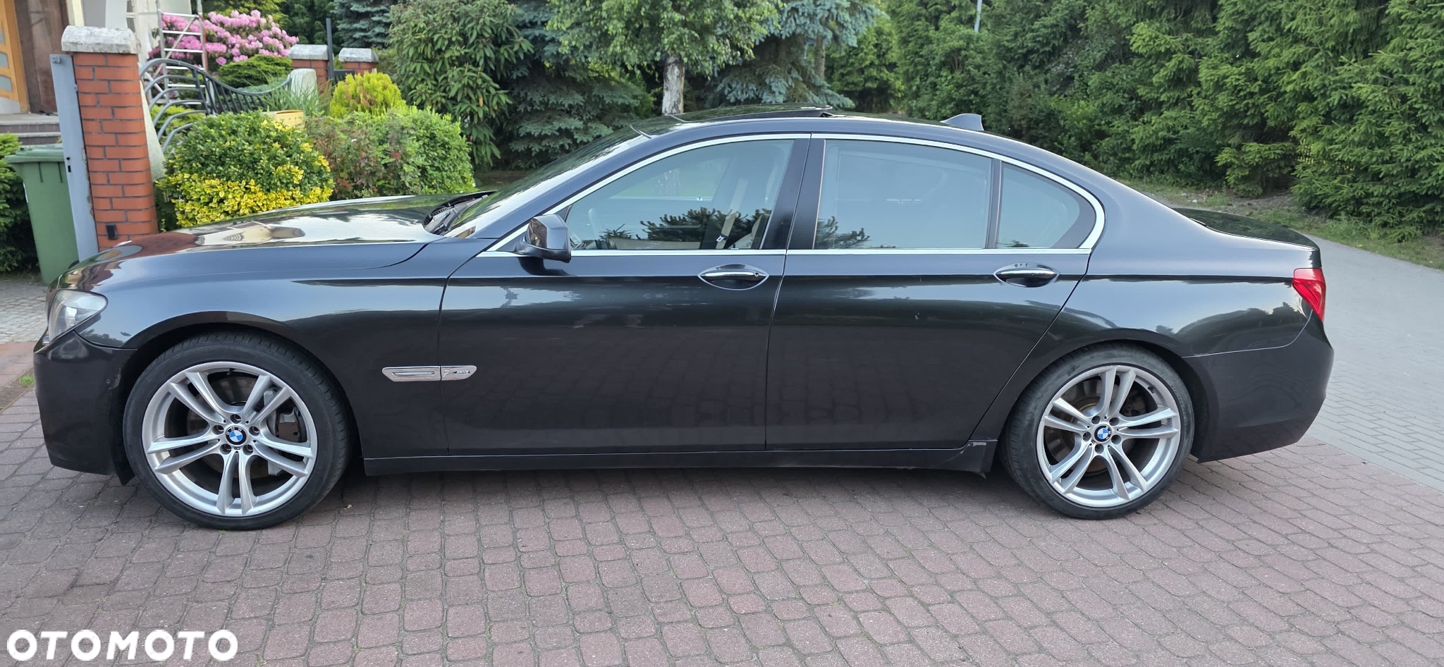 BMW Seria 7 750i xDrive - 2