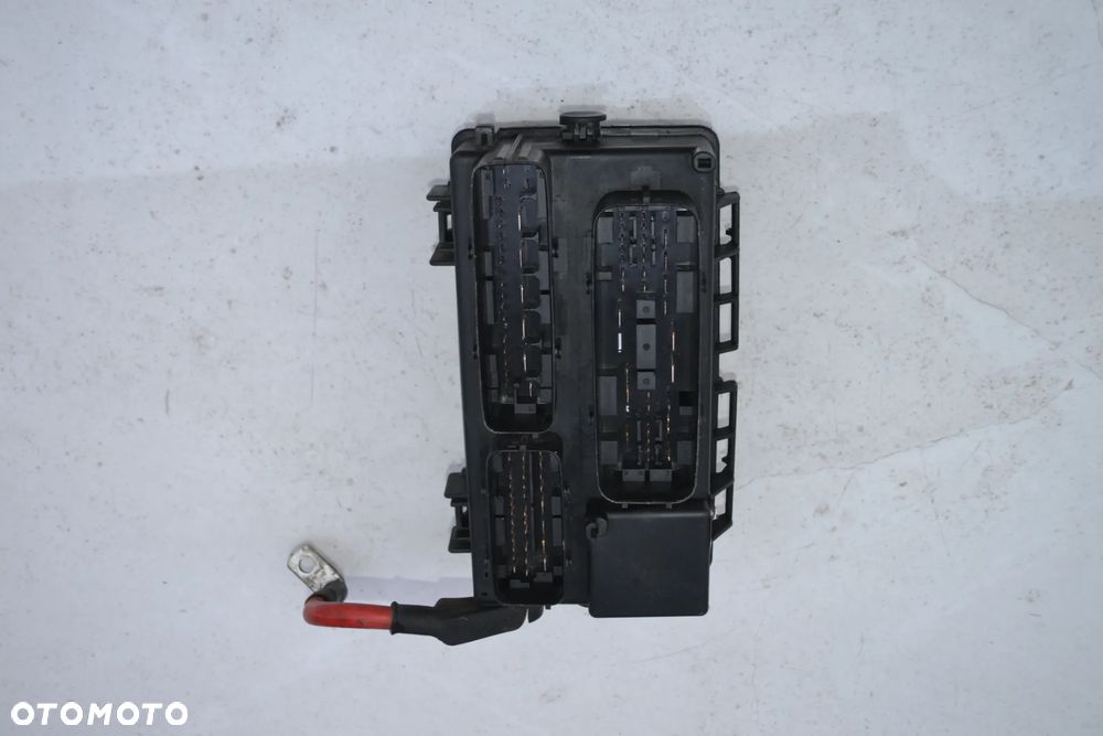 OPEL CORSA D BENZYNA SKRZYNKA BEZPIECZNIKÓW 13217392EF - 2