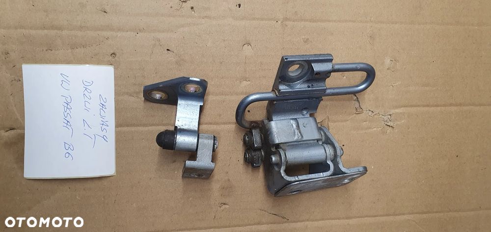 Zawias zawiasy drzwi lewy tył para VW Passat B6 - 4