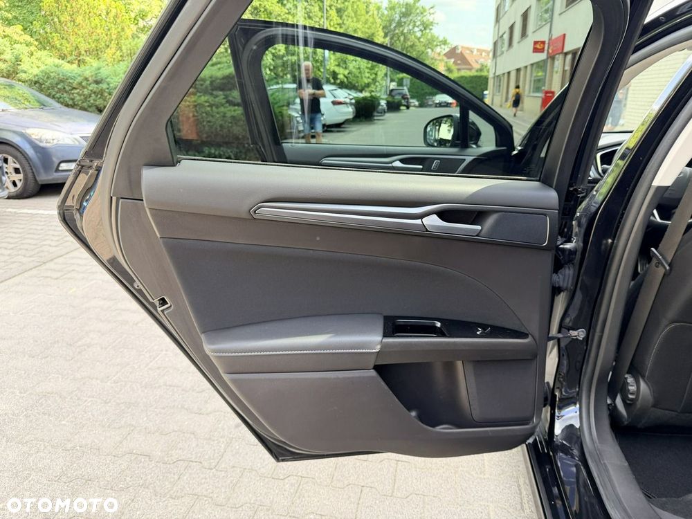 Ford Mondeo - 22
