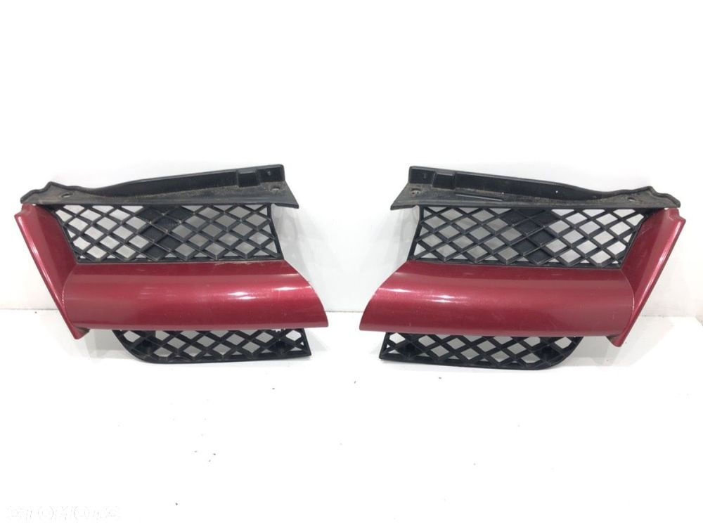 ATRAPA GRILL  MITSUBISHI OUTLANDER I (CU_W) 2001 - 2008 2.4 108 kW [147 KM] benzyna 2002 - 2003 - 1