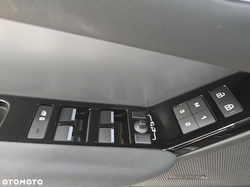 Land Rover Range Rover Velar 2.0 D200 mHEV S - 17