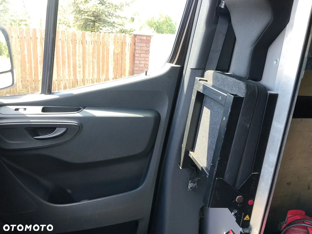 Mercedes-Benz Sprinter - 23