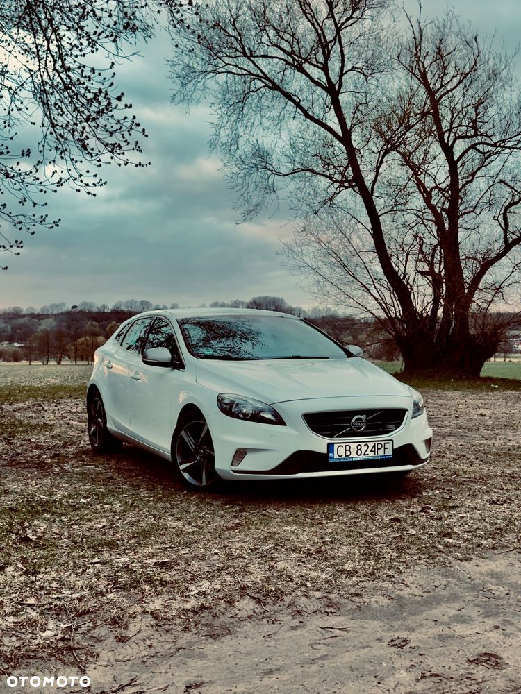 Volvo V40 D2 R-Design - 1
