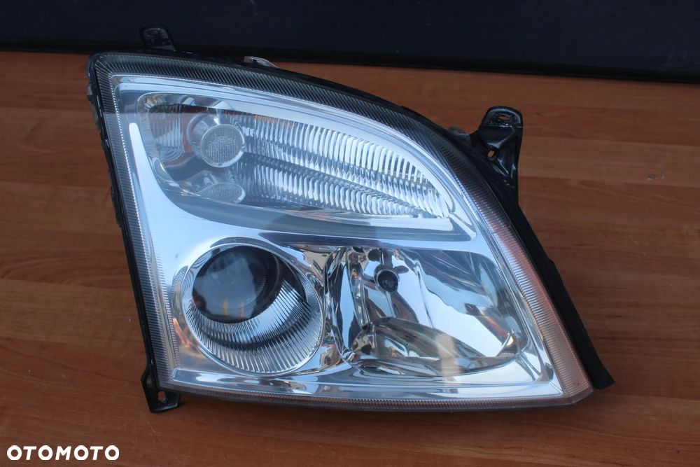 LAMPA PRAWY PRZÓD SOCZEWKA VECTRA C SIGNUM PRZED LIFTEM EUROPA JASNA - 1