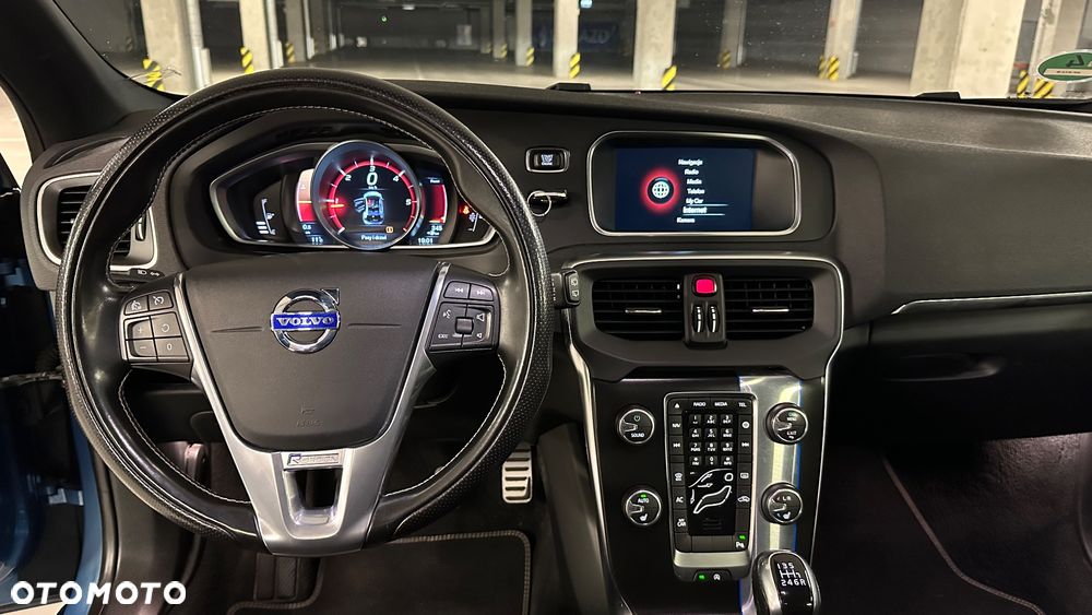 Volvo V40 D4 Drive-E R-Design Summum - 12