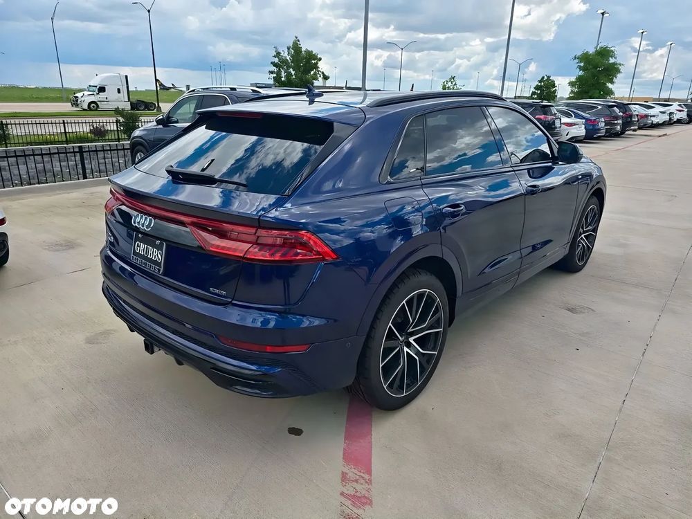 Audi Q8 55 TFSI quattro tiptronic - 4