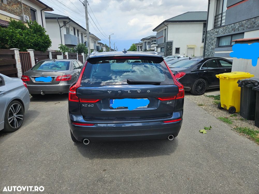 Volvo XC 60 B4 MHEV AWD Momentum Pro - 3