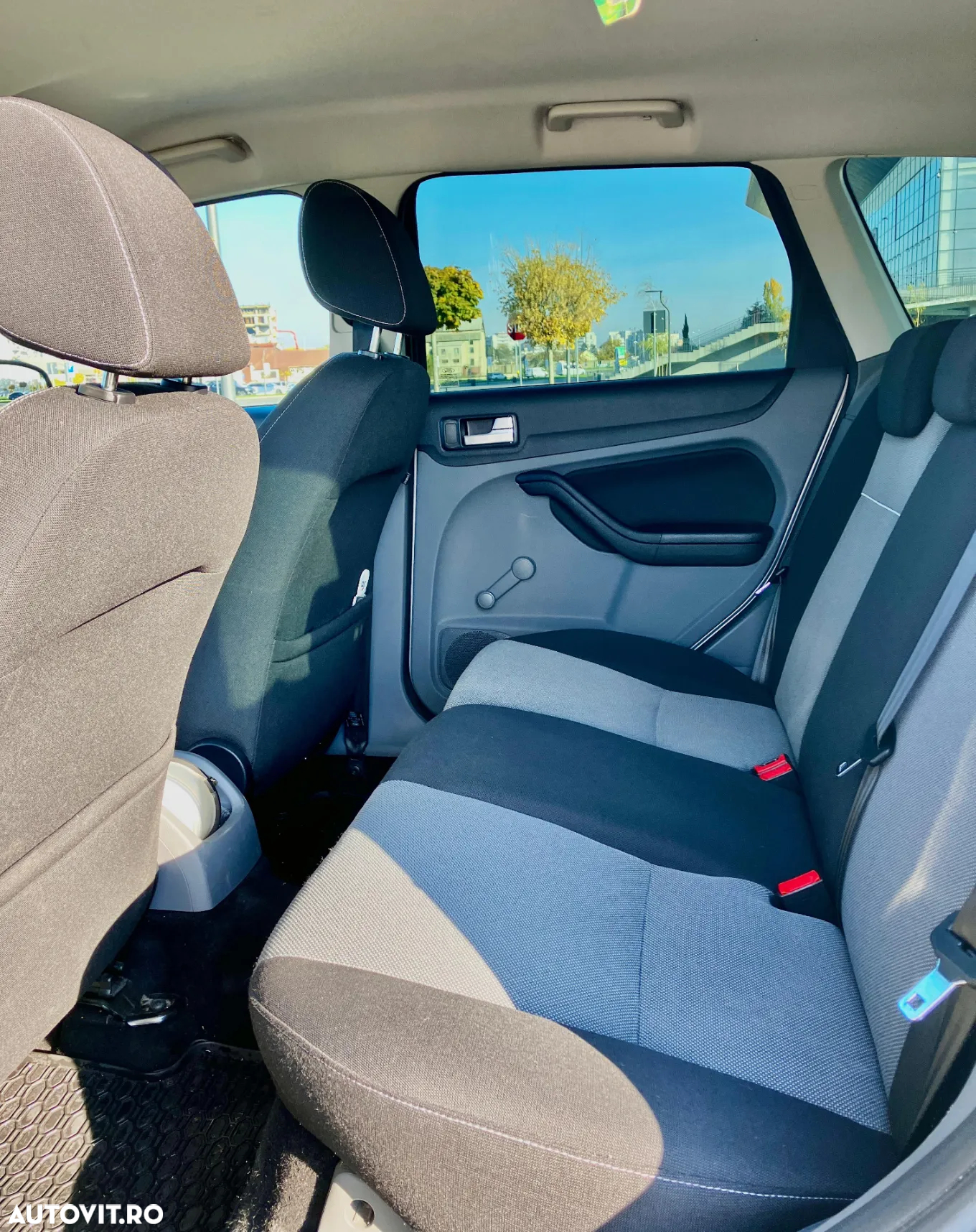 Ford Focus 1.6 TDCi DPF Ambiente - 13
