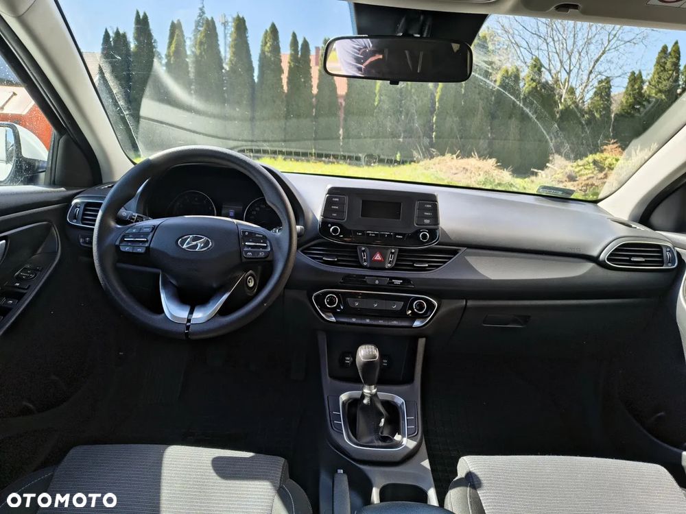 Hyundai i30 1.5 DPI Classic + - 12