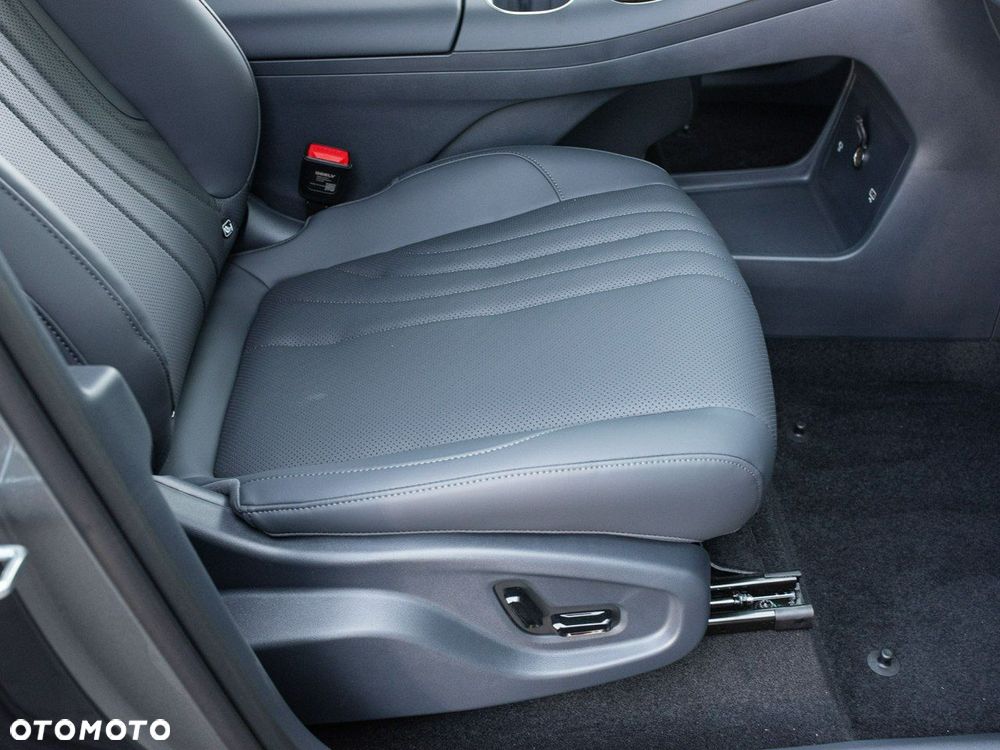 Geely Starray EM-i 1.5 PHEV Pro - 28