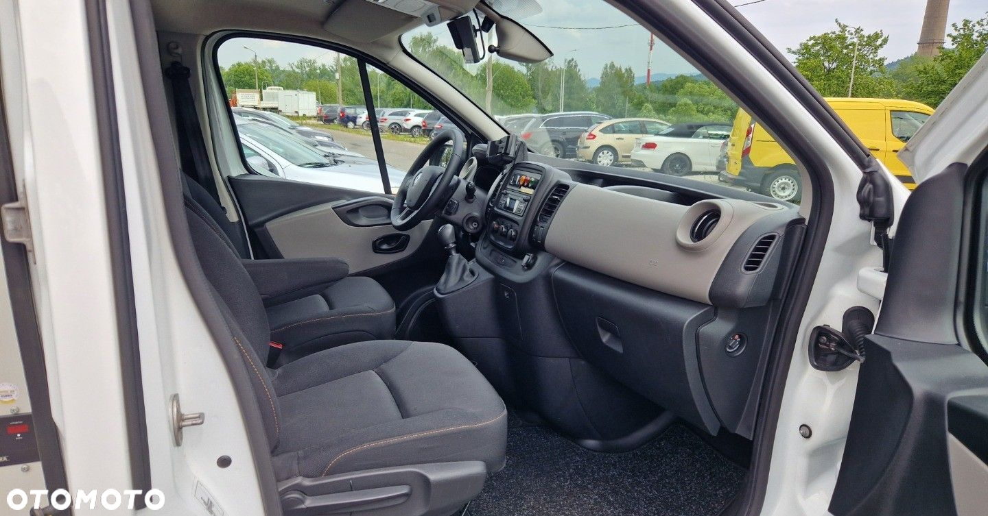 Renault Trafic - 12