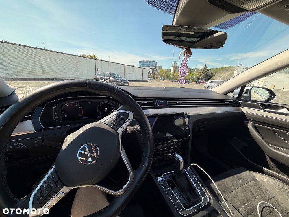 Volkswagen Passat 2.0 TSI Elegance DSG - 12
