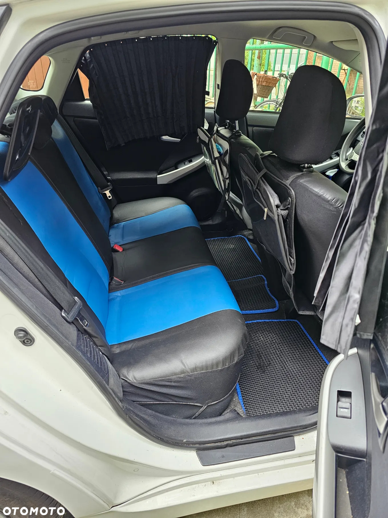 Toyota Prius (Hybrid) - 15