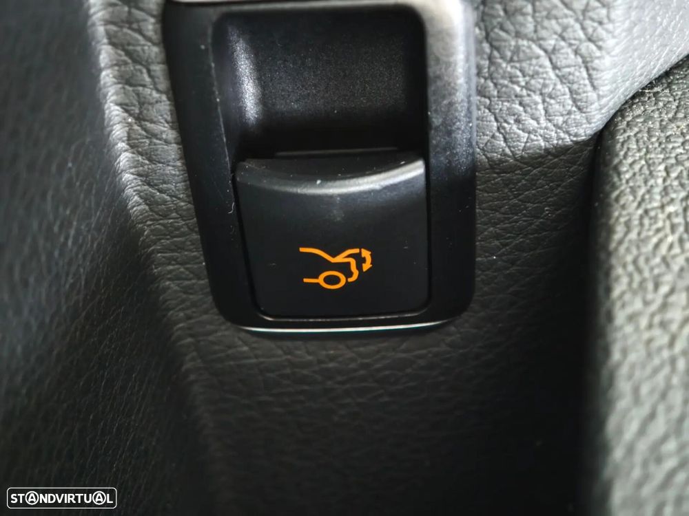 Mercedes-Benz E 220 BlueTEC BE Edition Auto. - 28