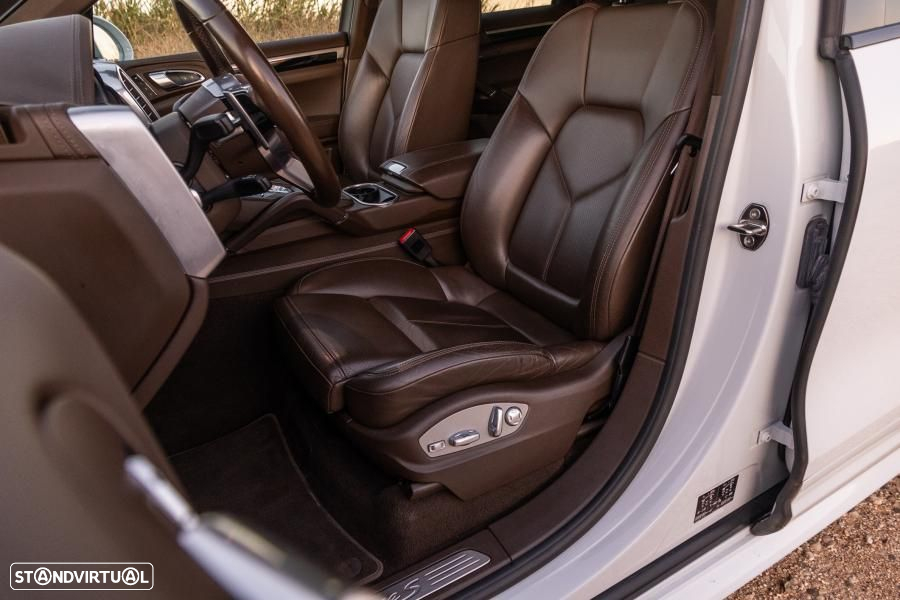 Porsche Cayenne S E-Hybrid - 31