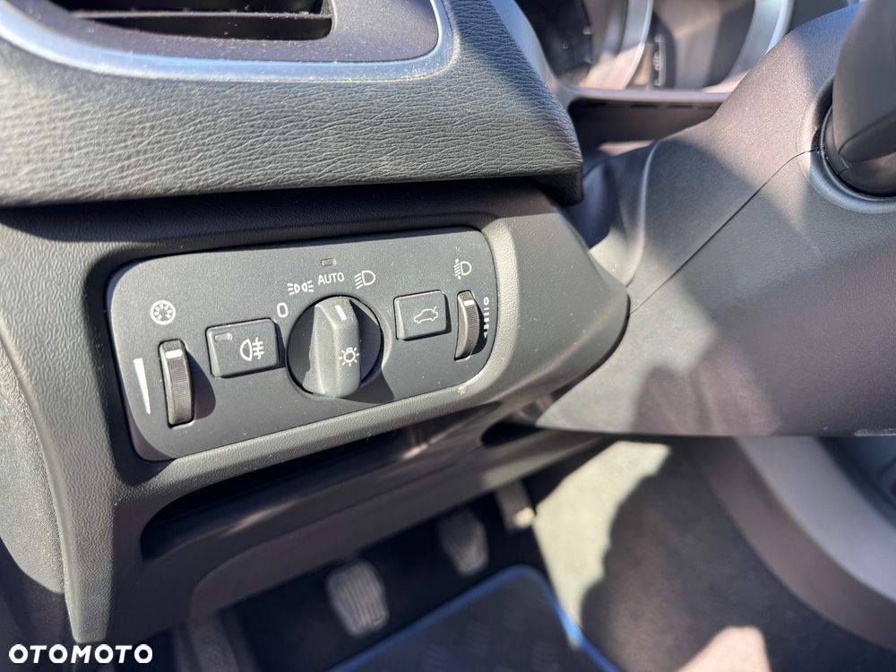 Volvo V40 D2 Momentum - 13