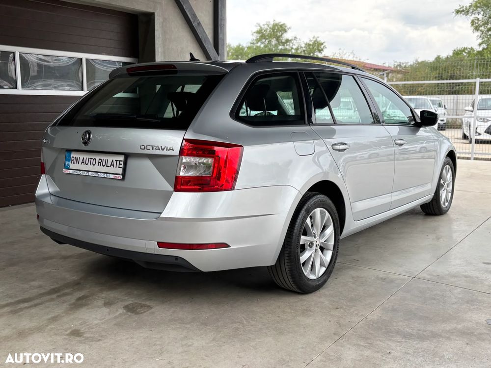 Skoda Octavia Combi Diesel 2.0 TDI DSG Ambition - 10