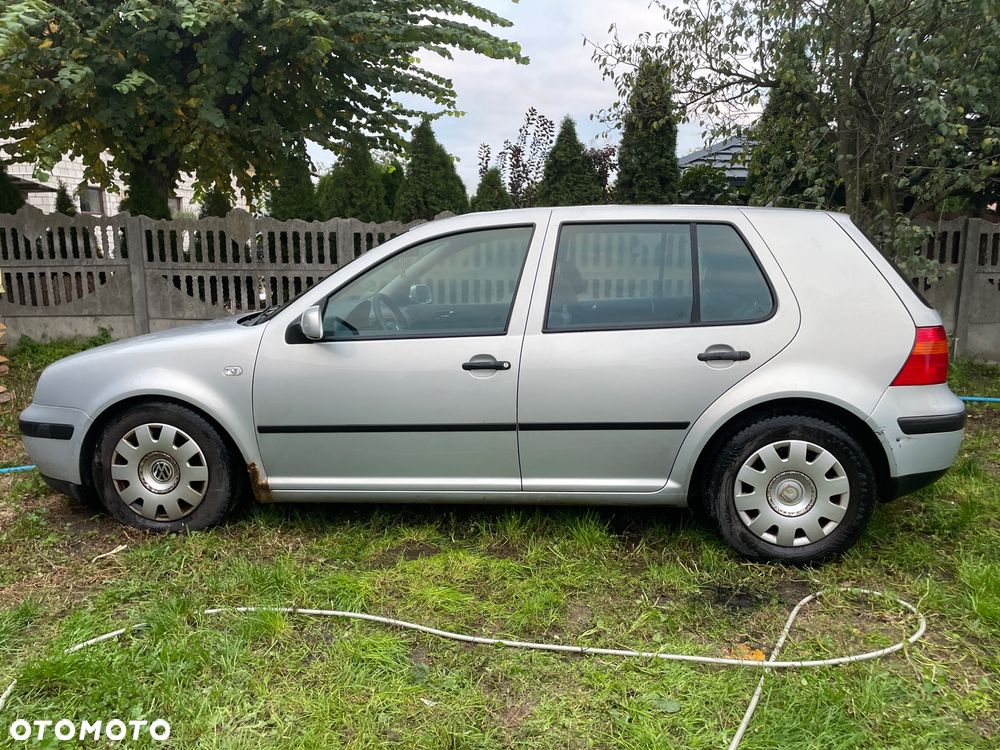 Volkswagen Golf - 5