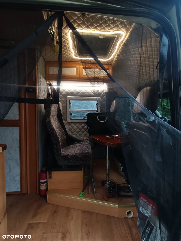 Mercedes-Benz Sprinter - 5