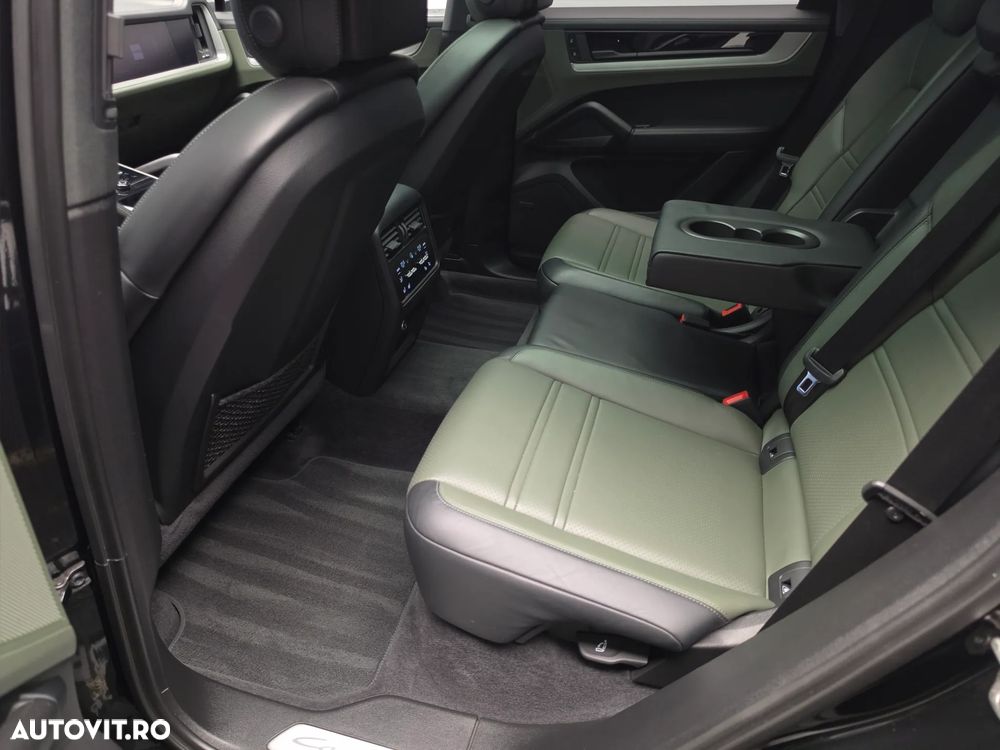 Porsche Cayenne Coupe Black Edition - 26