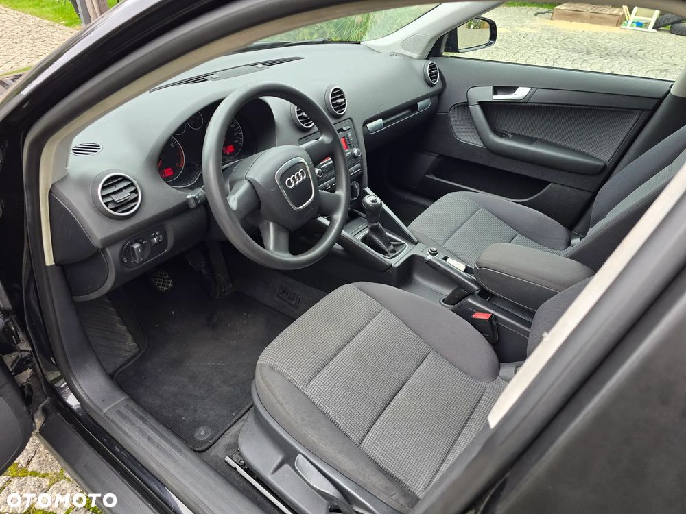 Audi A3 Sportback 1.6 Ambition - 12