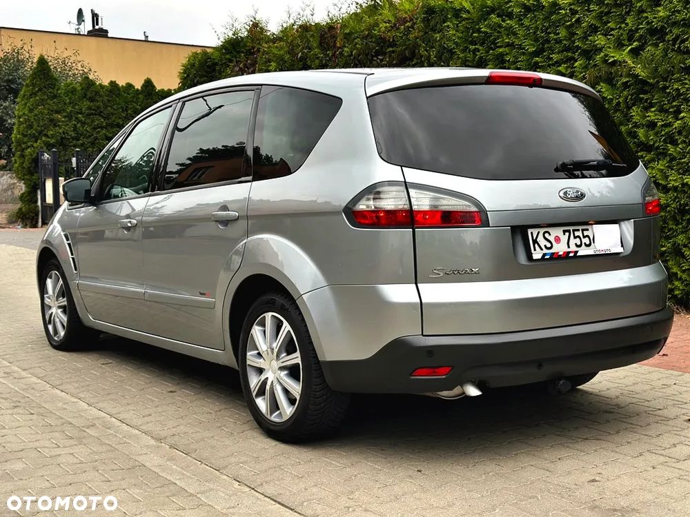 Ford S-Max 2.0 Titanium - 32
