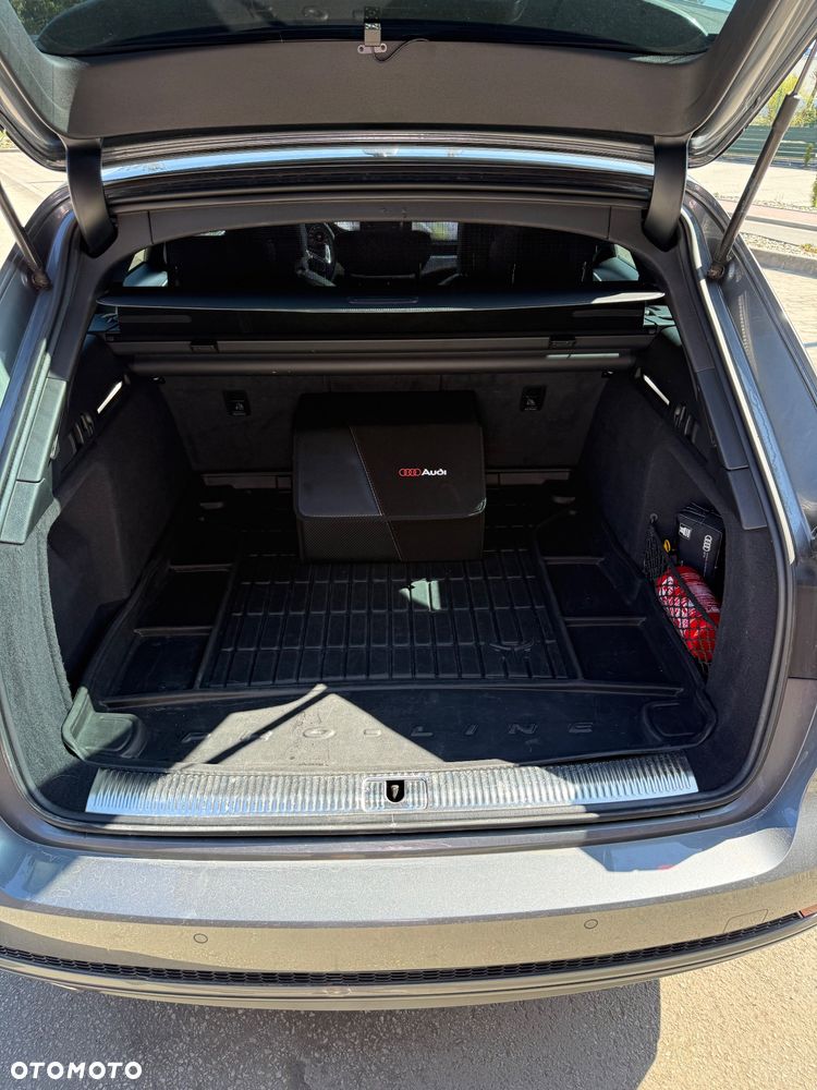 Audi A4 Avant 2.0 TDI Design S tronic - 19