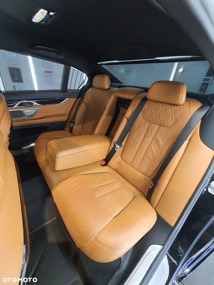 BMW Seria 7 740d xDrive - 15
