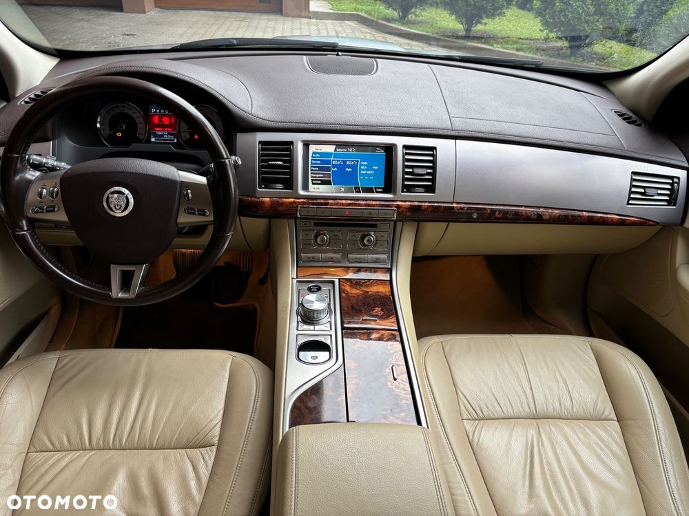 Jaguar XF 3.0 V6 Premium Luxury - 12