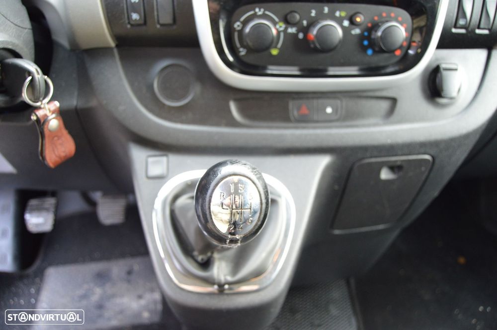 Renault Trafic Outro - 16