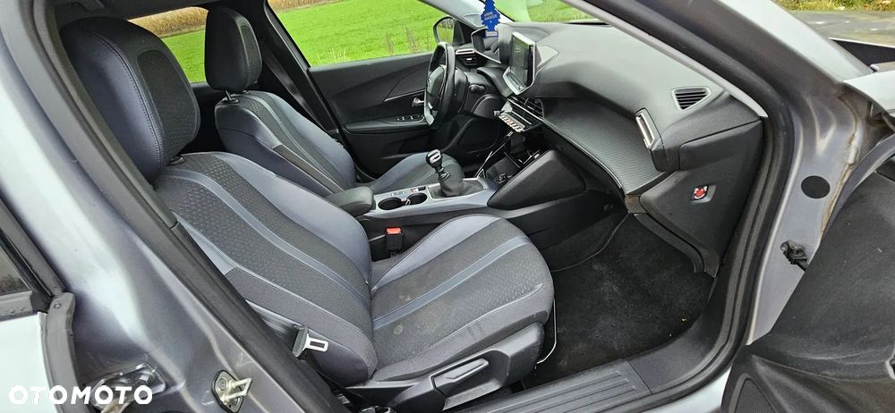 Peugeot 2008 - 21