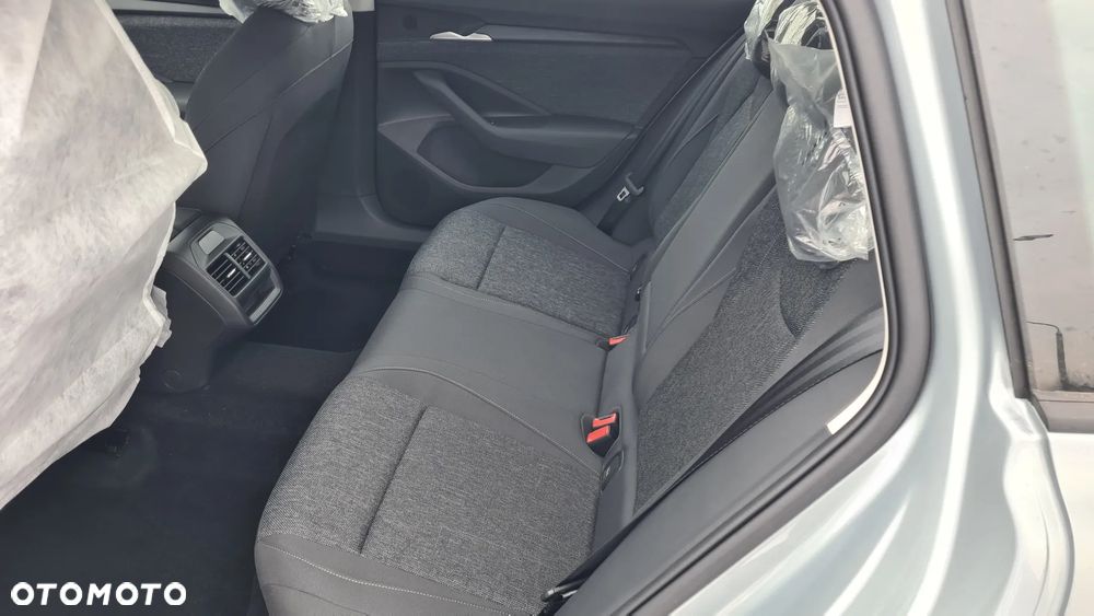 Skoda Superb 2.0 TDI SCR Essence DSG - 9