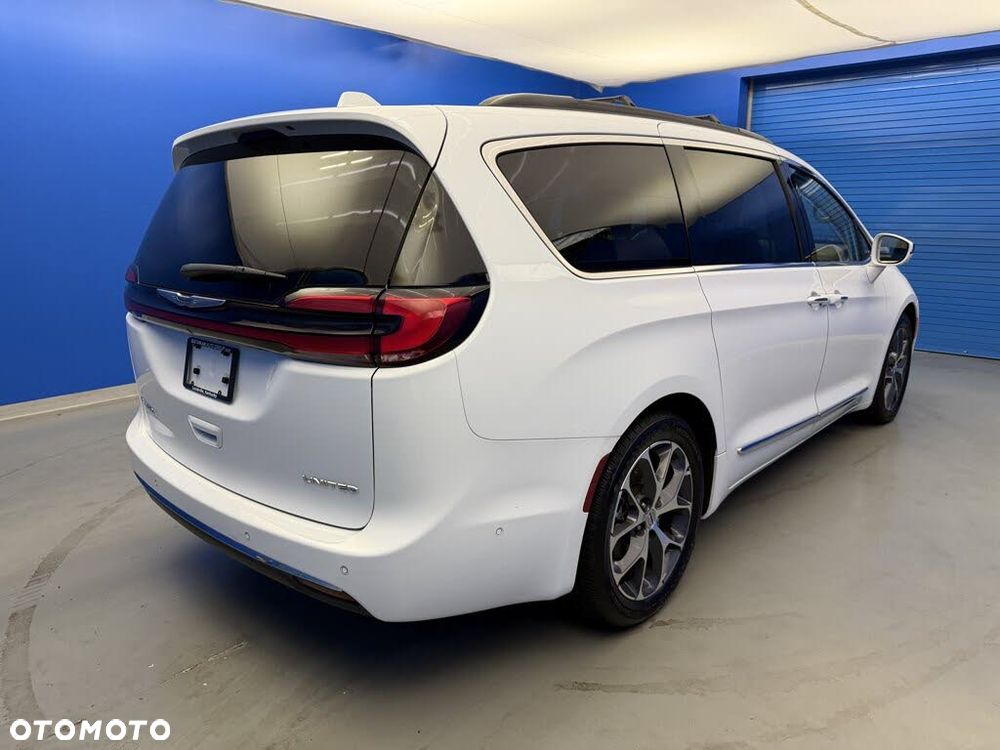 Chrysler Pacifica - 7