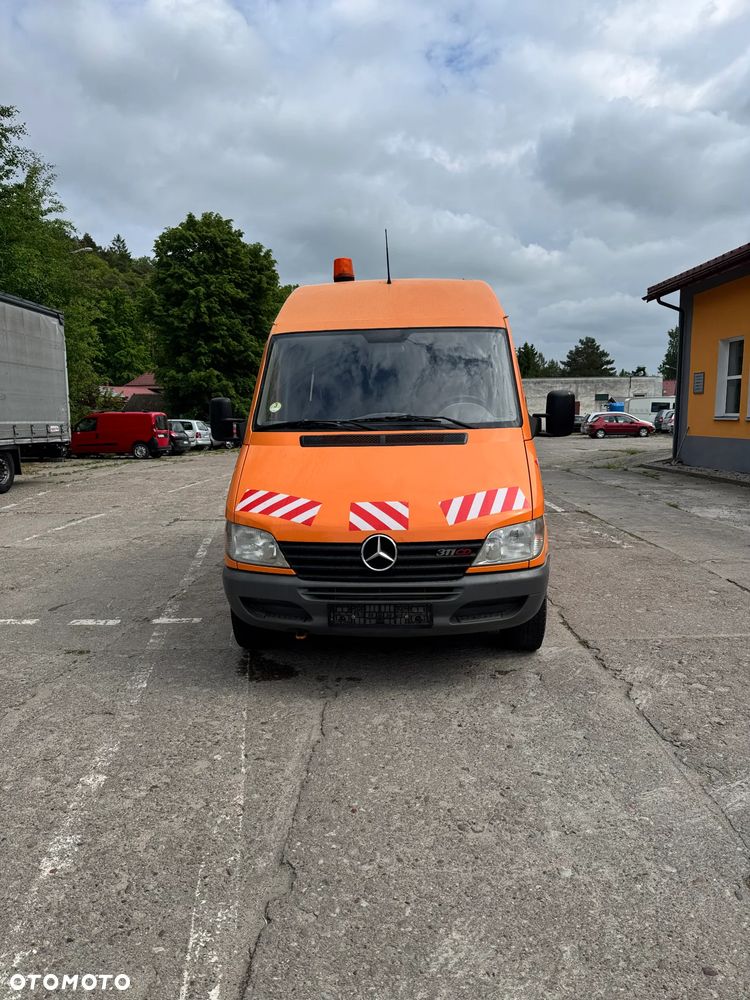 Mercedes-Benz Sprinter - 4