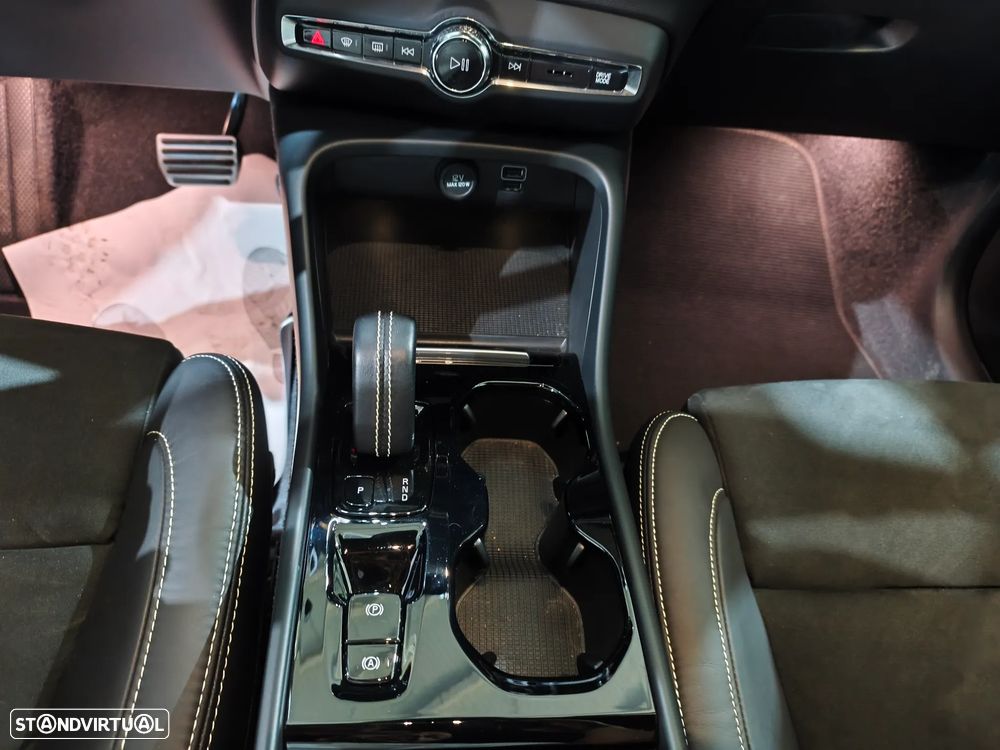 Volvo XC 40 T4 Recharge DKG Core - 14