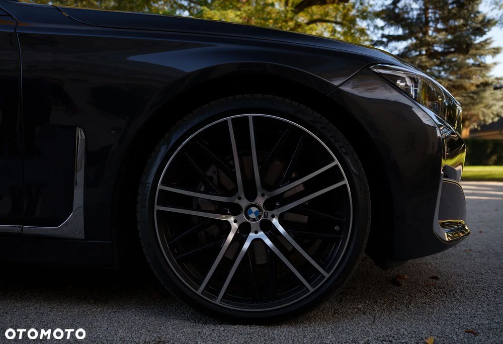 BMW Seria 7 730d mHEV - 9