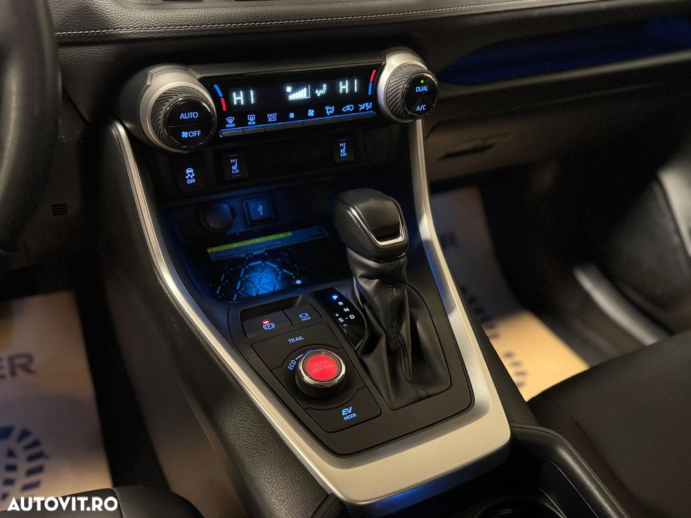 Toyota RAV4 2.5 4x4 Team Deutschland - 21