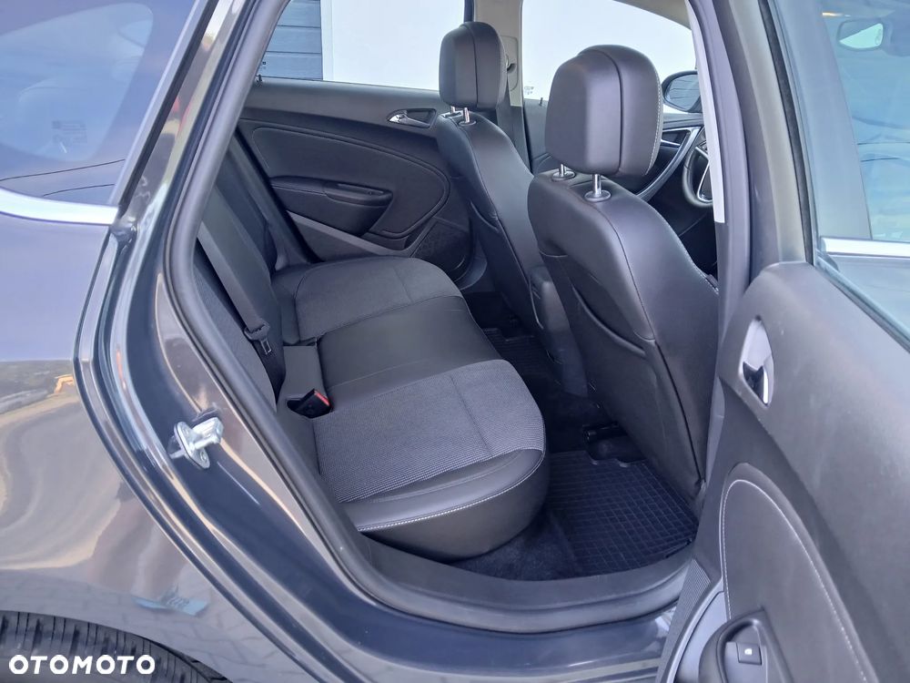 Opel Astra 1.4 T Executive EU6 - 14